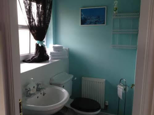 Home From Home Bed And Breakfast Ливингстън Екстериор снимка